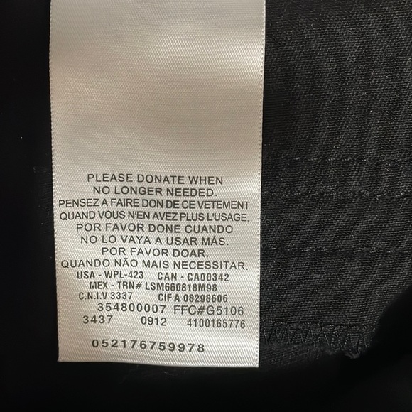 COPY - Dockers shorts size 6 with D Ring Belt - Picture 6 of 9